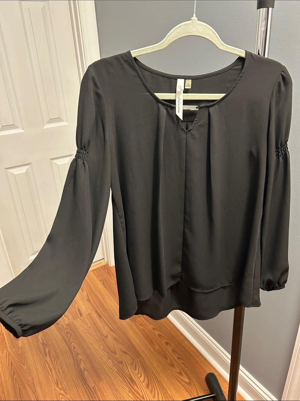 Black Long-Sleeve Pleat Front Blouse XS